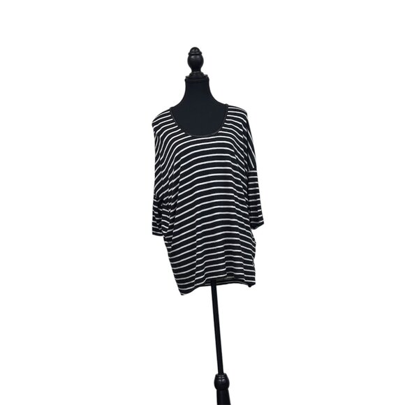 Zara With Collection Black & White T-Shirt – Modern & Edgy - Picture 1 of 8